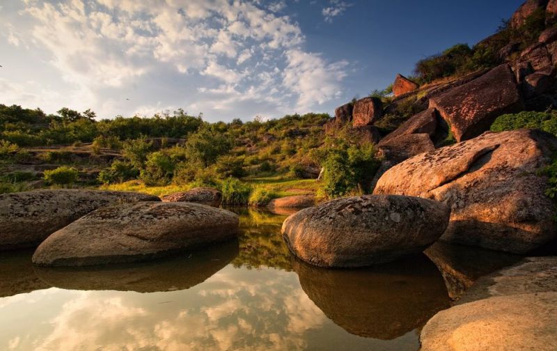 14 озер, водоспадів, каньйонів та заток: невідомі водойми України