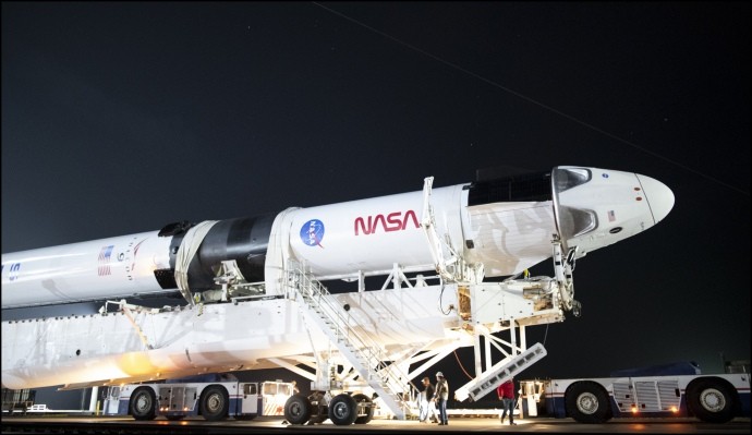 Перший експлуатаційний політ SpaceX Crew Dragon відбудеться 14 листопада. Ракета вже на космодромі Перший експлуатаційний політ SpaceX Crew Dragon відбудеться 14 листопада. Ракета вже на космодромі