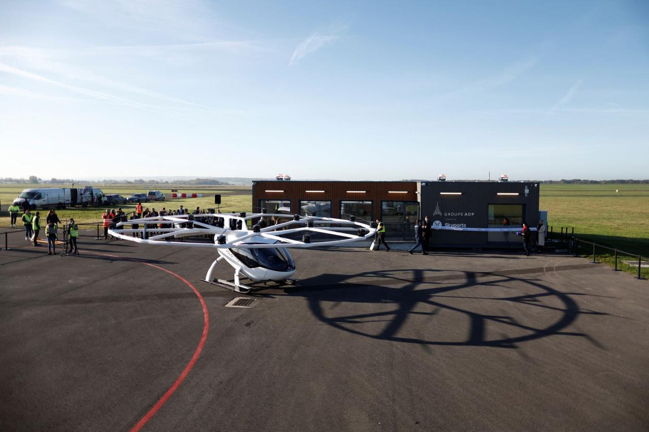 Аеротаксі Volocopter здійснило перший політ з пасажиром Аеротаксі Volocopter здійснило перший політ з пасажиром