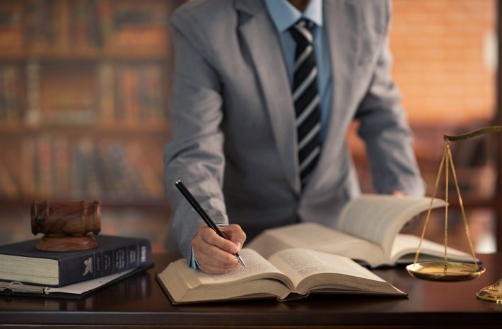 Професія юриста: переваги та певні нюанси