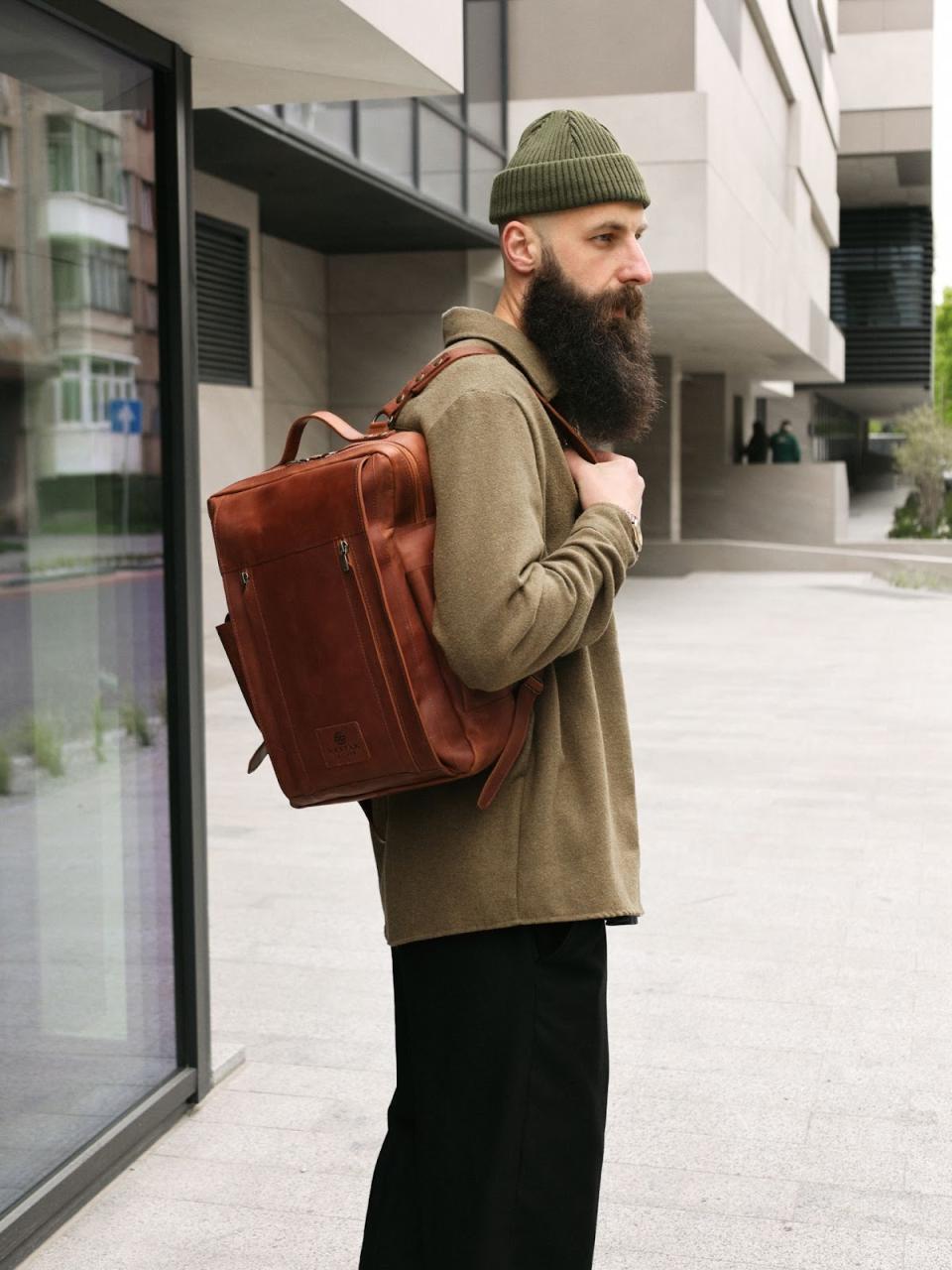 Шкіряні рюкзаки ручної роботи - стиль та якість в одній речі Шкіряні рюкзаки ручної роботи - стиль та якість в одній речі